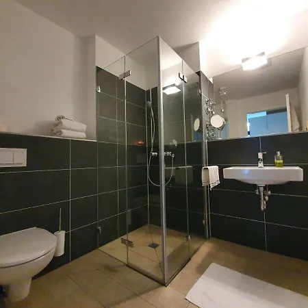 Perfect - 50m To Metro - Apartment